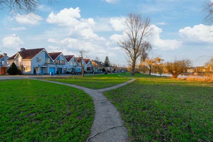 Bekijk foto 3 van Taxusstraat 1