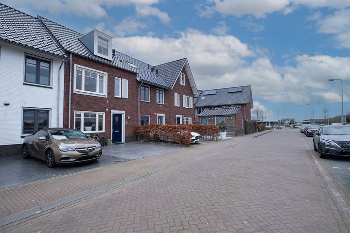 Bekijk foto 32 van Westeinde 7