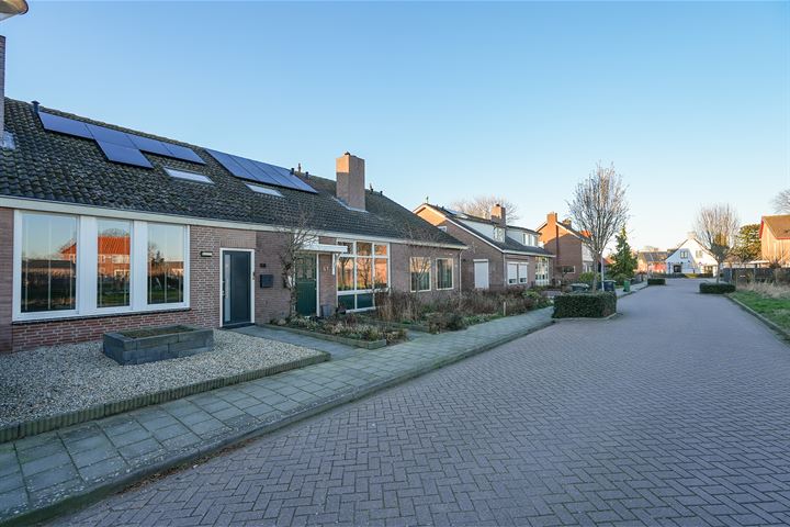 Bekijk foto 40 van Pastoor van Tielstraat 59