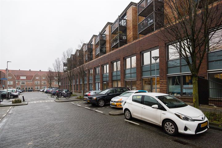 Bekijk foto 3 van Niasstraat 33