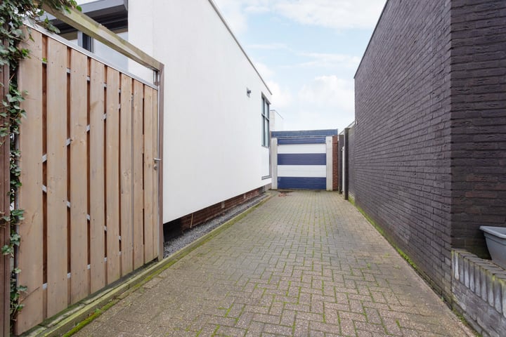 Bekijk foto 35 van Kabroekstraat 10