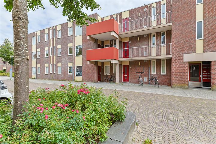 Bekijk foto 1 van Bedumerstraat 25-A