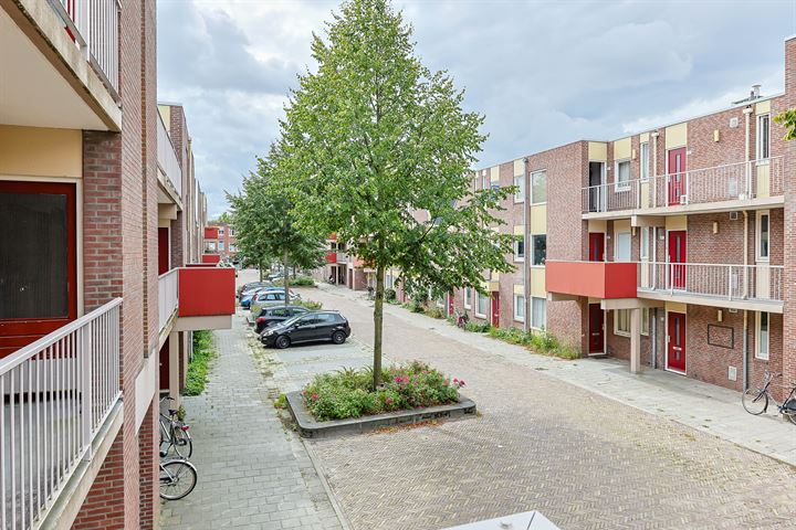 View photo 28 of Bedumerstraat 25-A