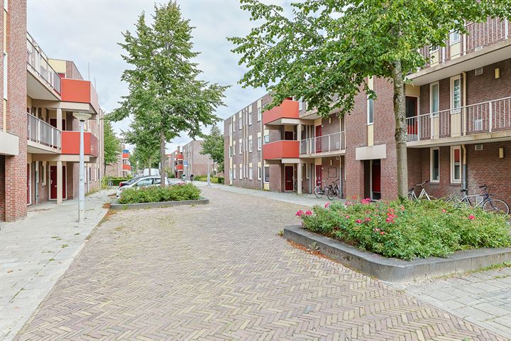 View photo 25 of Bedumerstraat 25-A