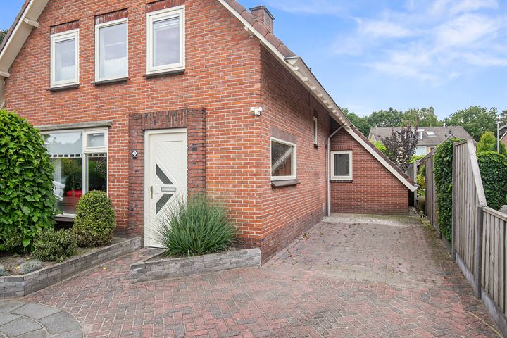 Bekijk foto 34 van Johan Clemmestraat 11