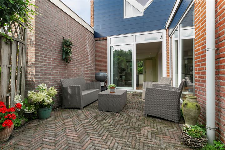 Bekijk foto 32 van van Meeuwenstraat 39