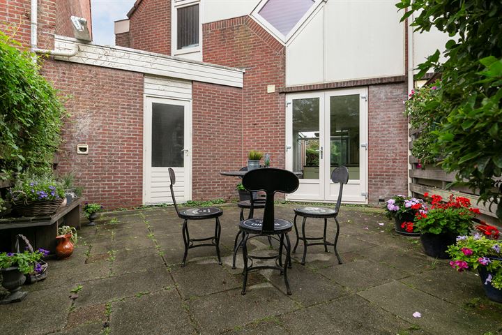 Bekijk foto 34 van van Meeuwenstraat 39