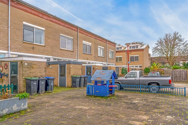 Bekijk foto 48 van Strawinskystraat 34