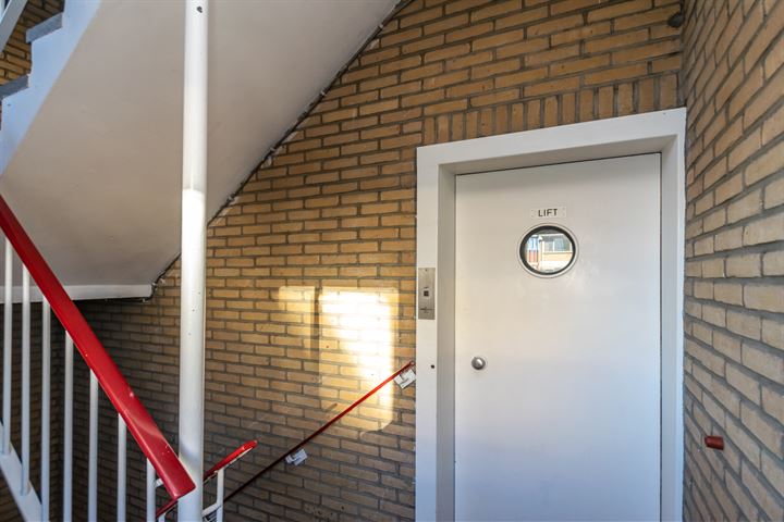 Bekijk foto 32 van Sperwerlaan 45