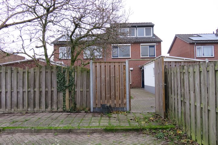 Bekijk foto 23 van Graaf Lodewijklaan 20