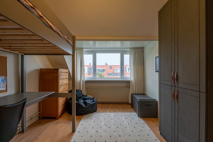 Bekijk foto 38 van Leeuwerikstraat 41