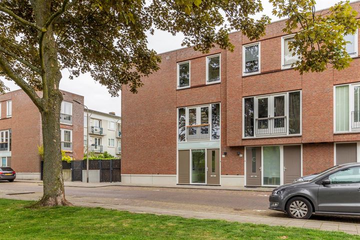 Bekijk foto 1 van Odulphusstraat 67