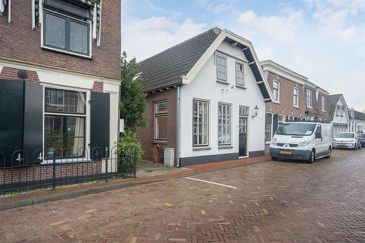 Bekijk foto 2 van Voorstraat 8