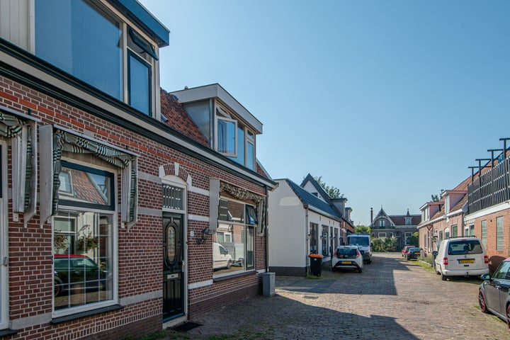 Bekijk foto 34 van Baron van Wassenaarstraat 2