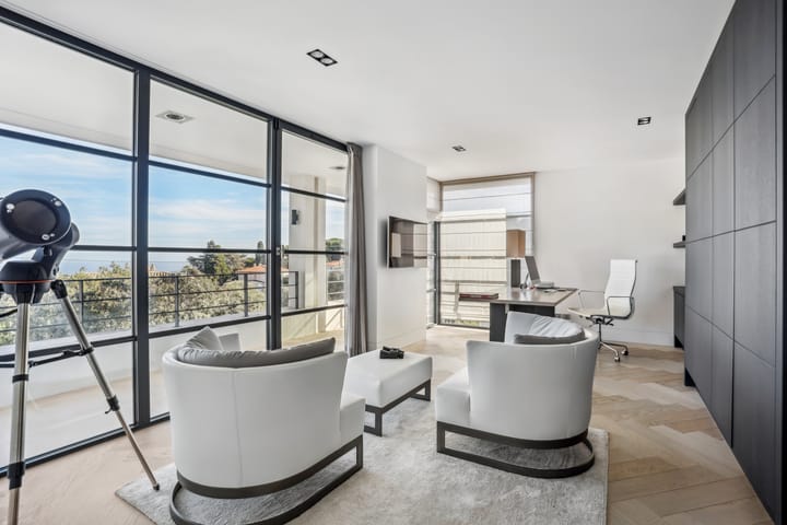 Foto 10 van Place Du Mont Boron