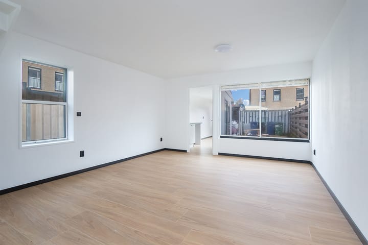 Photo 6 of Moesdistelstraat 1