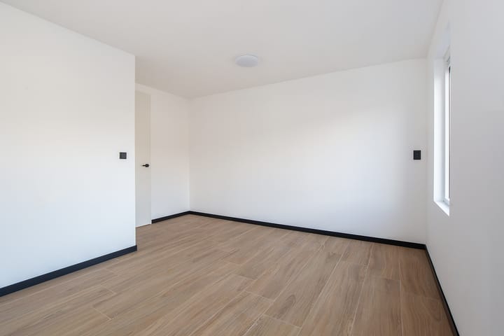 Photo 20 of Moesdistelstraat 1