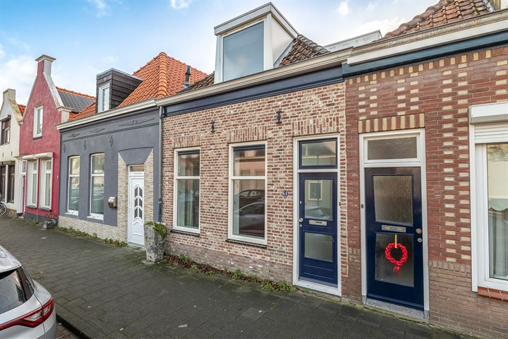 View photo 3 of Glacisstraat 64