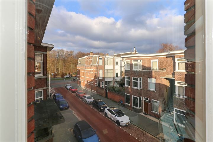 Bekijk foto 9 van De Moucheronstraat 7