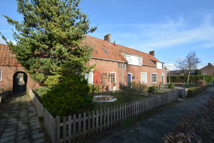 Bekijk foto 2 van Prinses Beatrixstraat 32