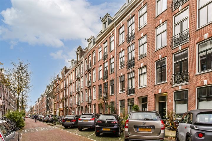 Bekijk foto 1 van Brederodestraat 14-II