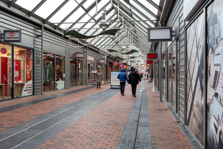 Bekijk foto 19 van Middeldijkerplein 138