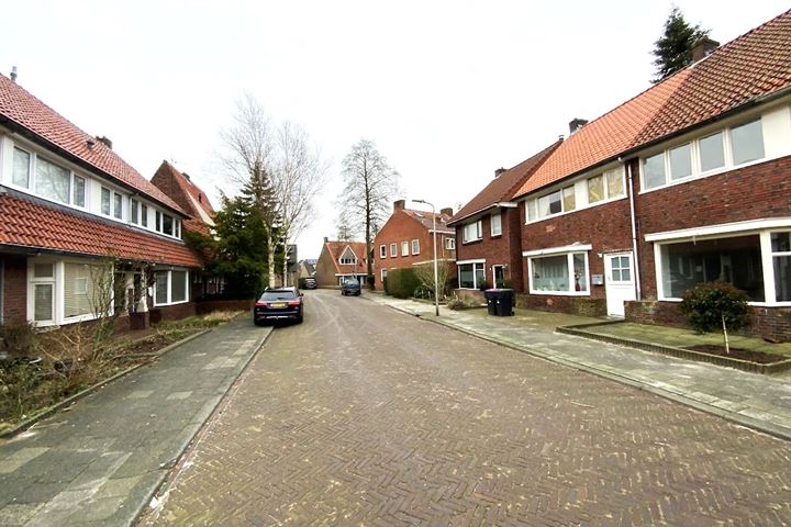 View photo 17 of Reinier de Graafstraat 18