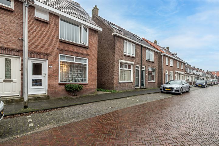 Bekijk foto 16 van Admiraal de Ruyterstraat 45