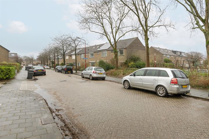 Bekijk foto 42 van Lijsterbesstraat 35