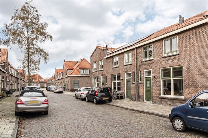 Bekijk foto 37 van Graaf van Wiedstraat 19