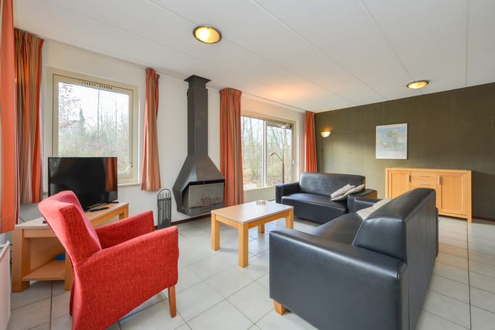 Photo 4 of De Rug 3-165