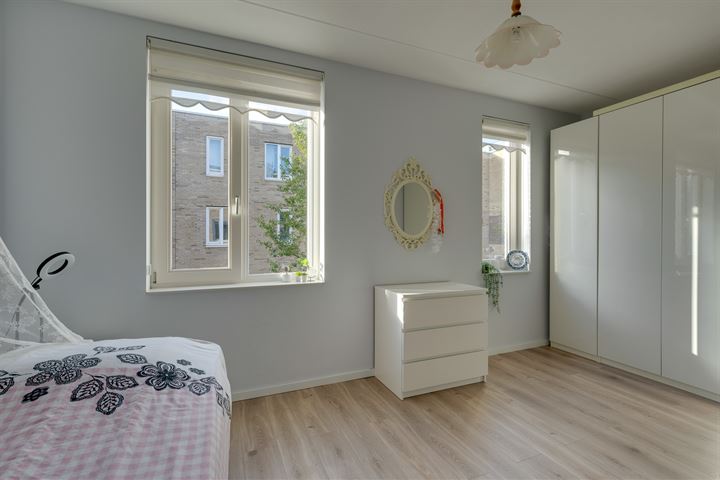 Bekijk foto 32 van Sontvaarderstraat 10