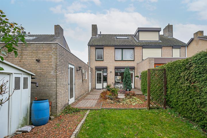 Bekijk foto 16 van Cluynshofstraat 19