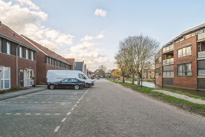 Bekijk foto 25 van Dr.Tjalmastraat 11