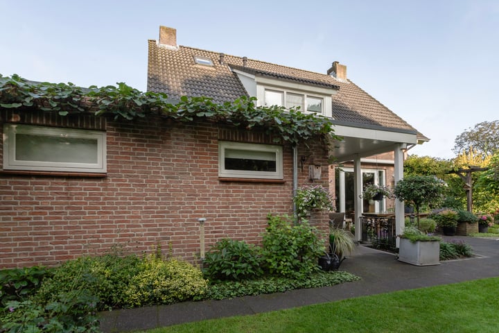 View photo 54 of Meester Lauwersstraat 8-.