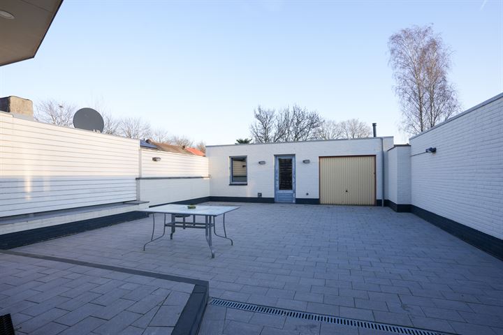 View photo 21 of Dr. Ariënsstraat 7