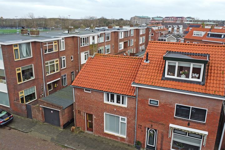 Bekijk foto 33 van Lijsterbesstraat 15