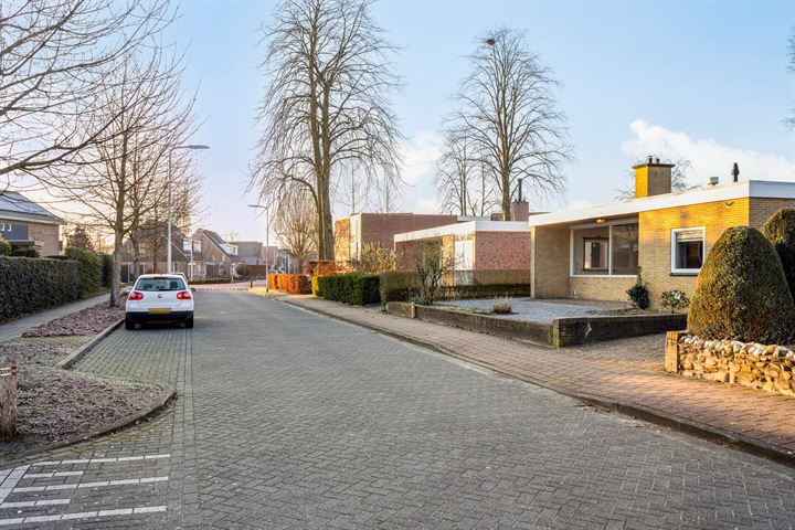 Bekijk foto 2 van Lauwersdijk 14