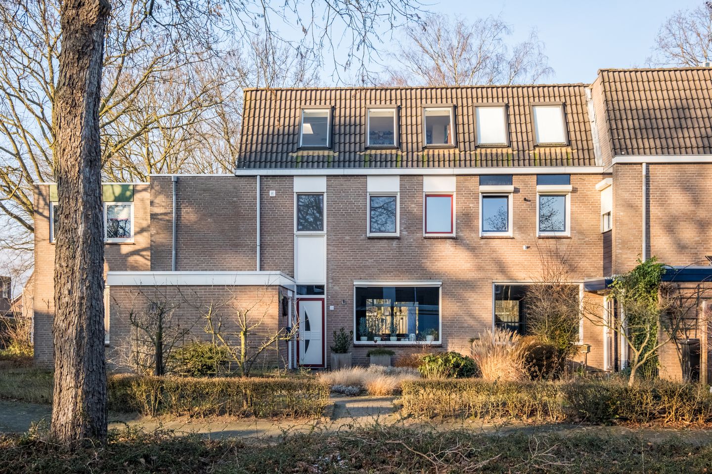 huis-verkocht-johan-frisopark-14-5684-gg-best-funda