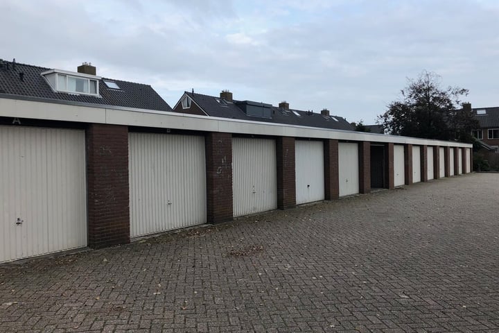 Bekijk foto 4 van Irenestraat 3-BOX J