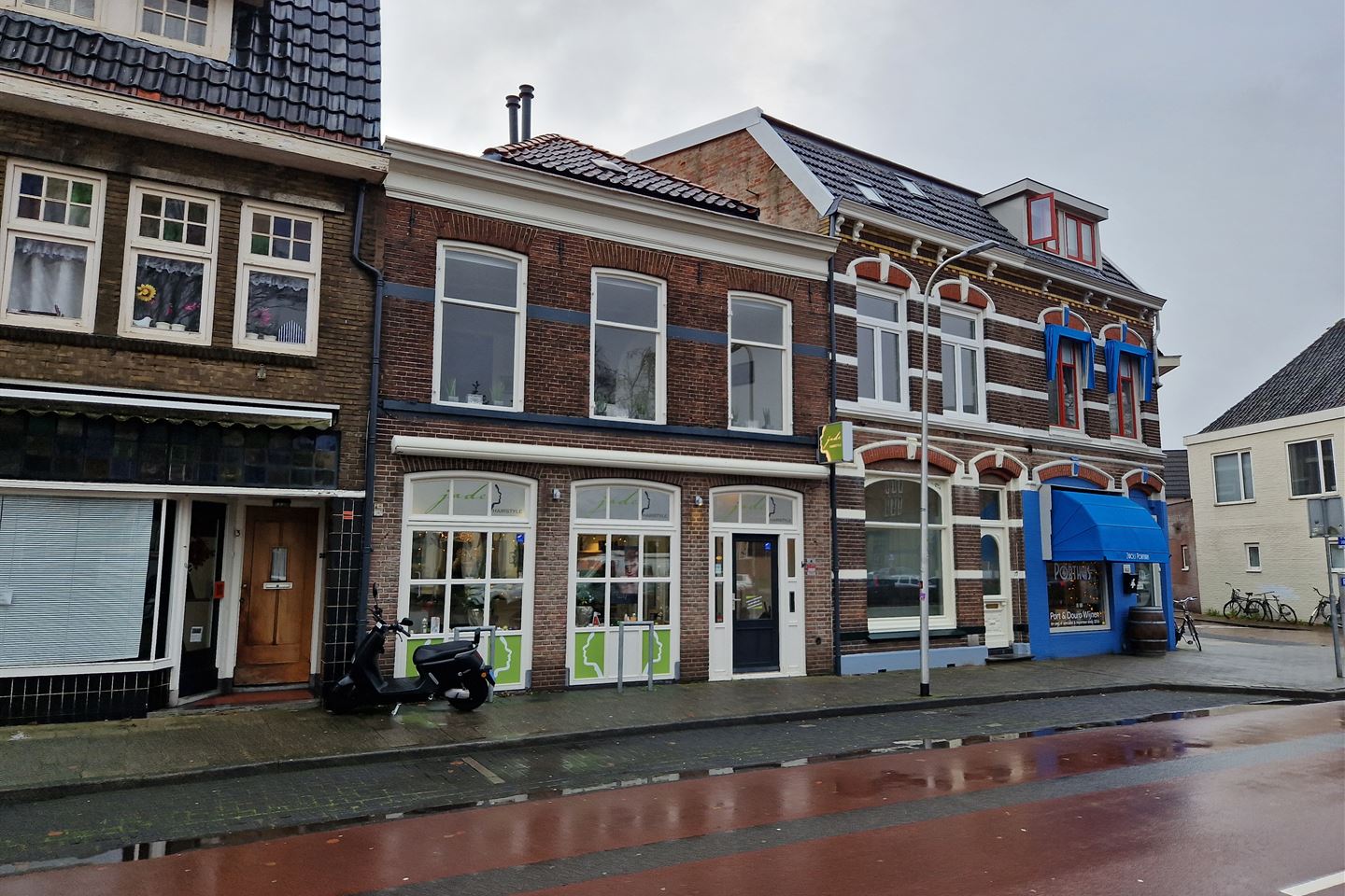 View photo 1 of Van Karnebeekstraat 15