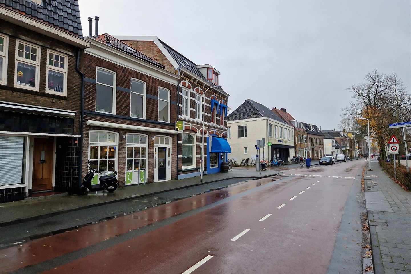 View photo 2 of Van Karnebeekstraat 15