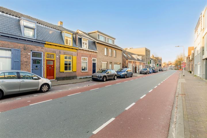 Bekijk foto 3 van Hasseltstraat 221