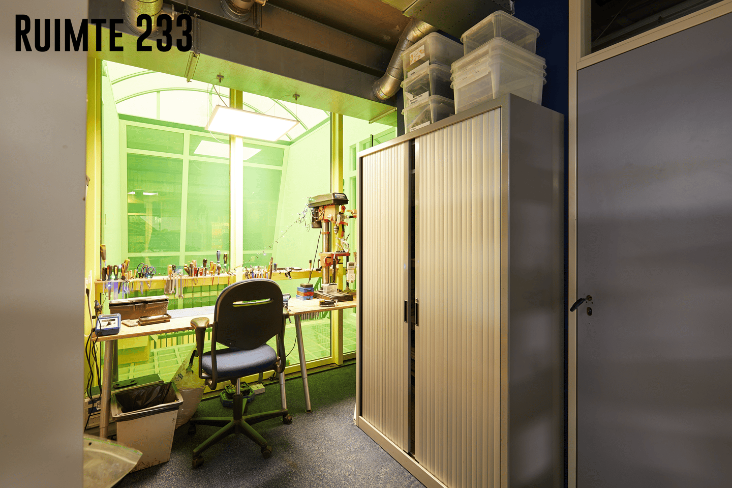 View photo 3 of Zernikelaan 6