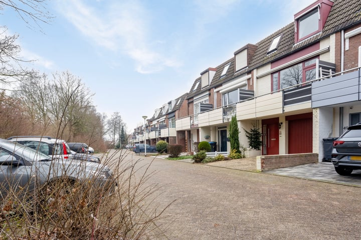 Bekijk foto 30 van Gouverneurstraat 51