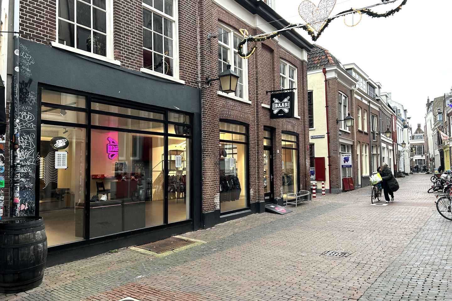 Bekijk foto 2 van Donkerstraat 8