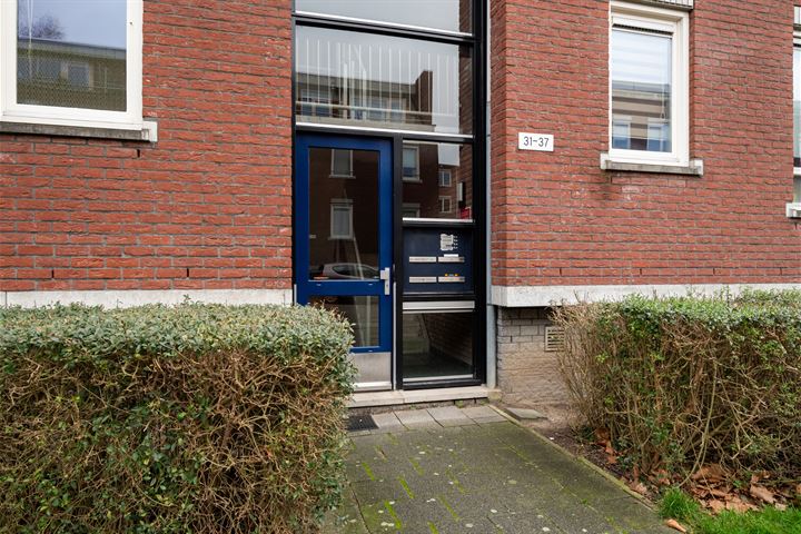 Bekijk foto 28 van Muurbloemstraat 37