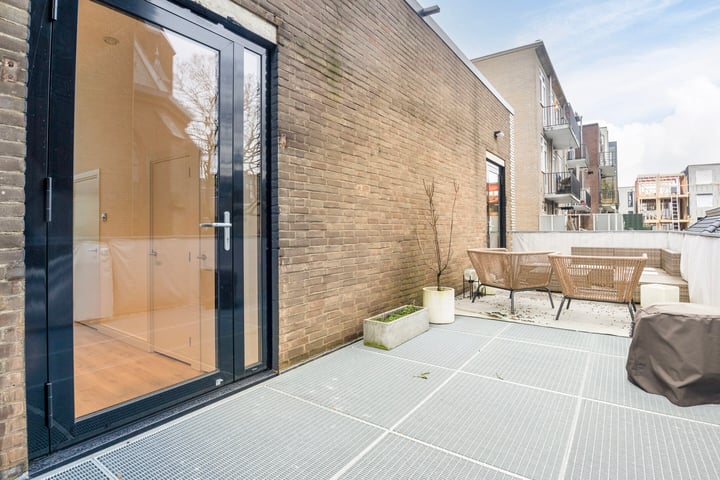 Bekijk foto 27 van Ir J.P. van Muijlwijkstraat 48-2