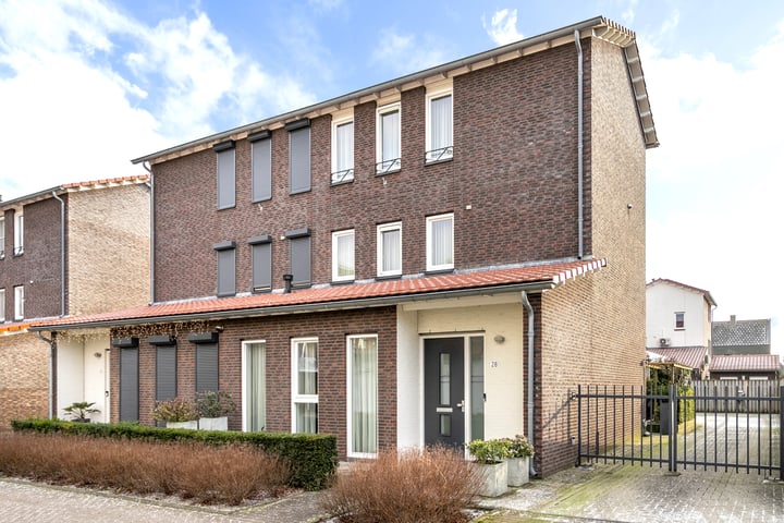 Bekijk foto 1 van Goudveilstraat 28