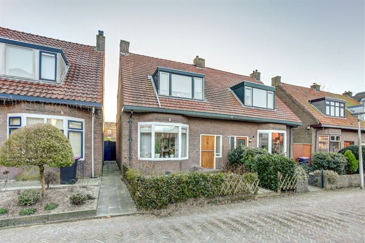 Bekijk foto 1 van Leeuwarderstraat 13